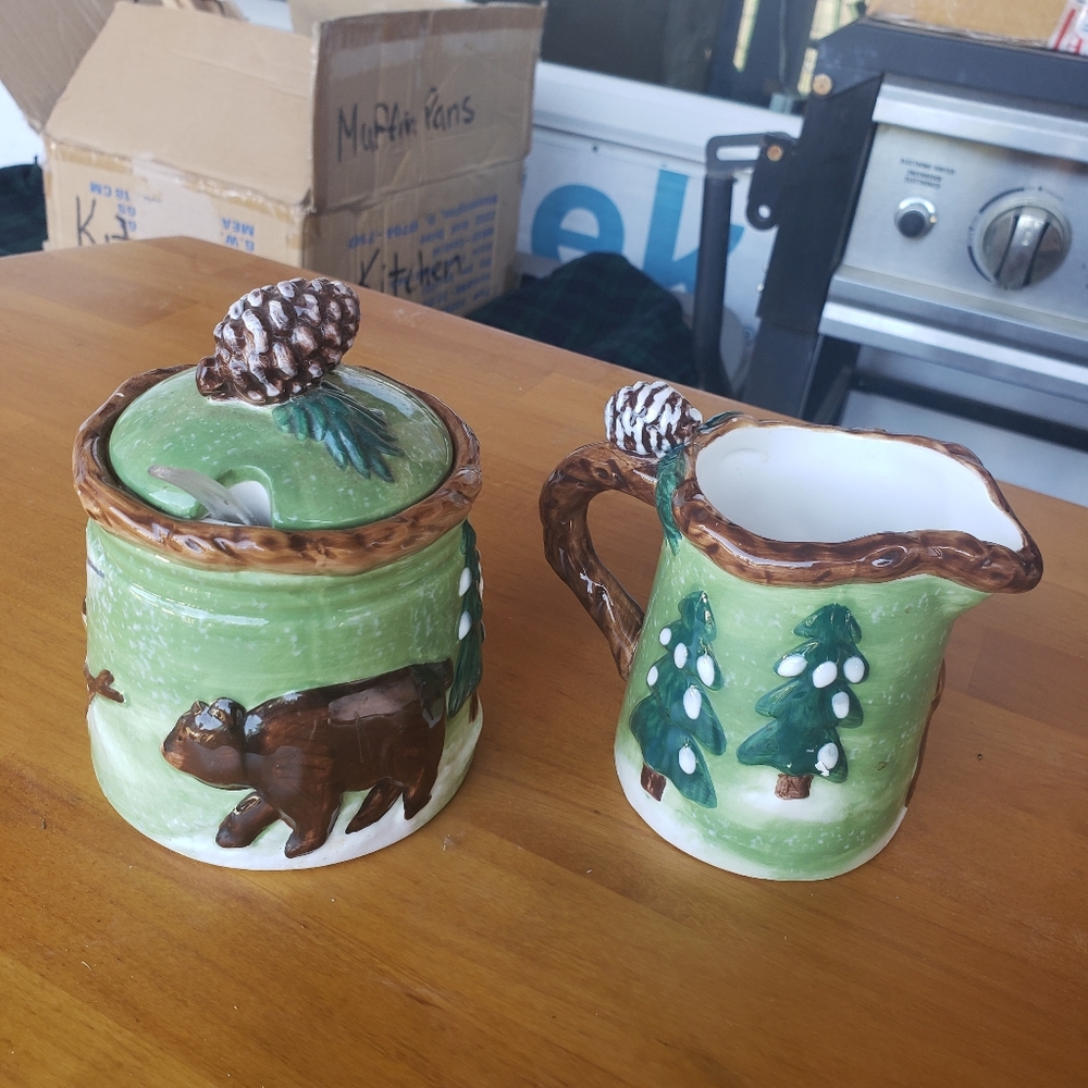 Rustic cream and sugar set